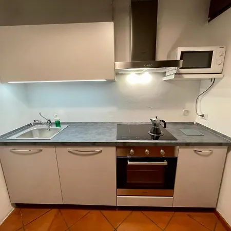 Sottoriva 12 Center Large דירה